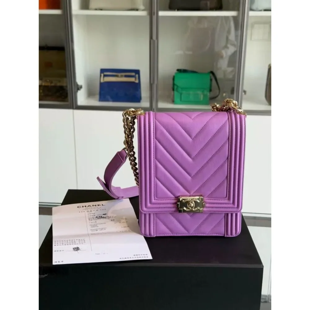 CHANEL brand color